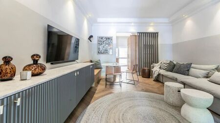 2 Bedroom apartment to rent in Sea Point, Cape Town