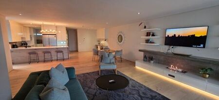 2 Bedroom apartment to rent in Sea Point, Cape Town