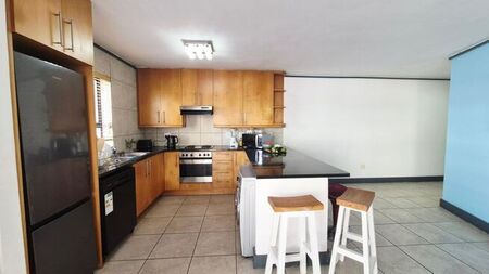 1 Bedroom apartment to rent in Three Anchor Bay, Cape Town