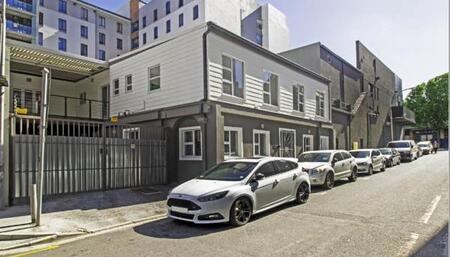 1 Bedroom Apartment in Claremont