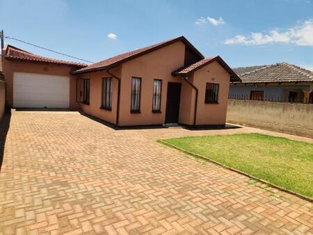 2 Bedroom House in Protea Glen