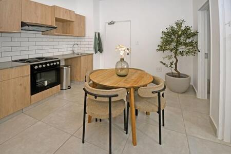 1 Bedroom Apartment in Illovo