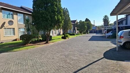 2 Bedroom Townhouse in Verwoerdpark