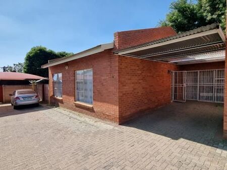 3 Bedroom Townhouse in Morelig