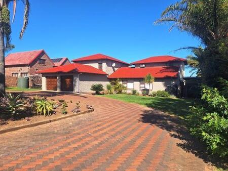 4 Bedroom House in Winterhoek Park