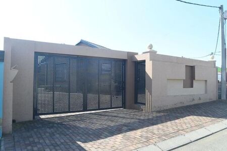 3 Bedroom house to rent in Fleurhof, Roodepoort