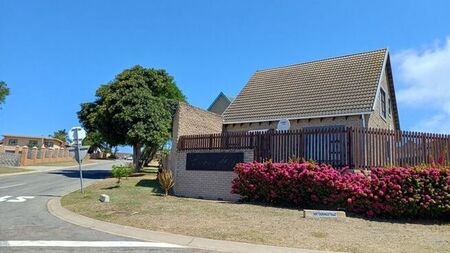 3 Bedroom duplex townhouse - freehold to rent in Heiderand, Mossel Bay