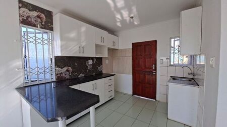 2 Bedroom house to rent in Caneside, Phoenix