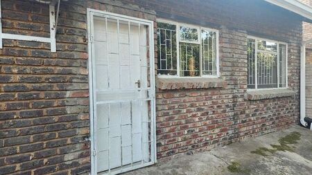 1 Bedroom flat to rent in Bo-Dorp, Rustenburg