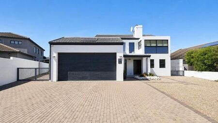 3 Bedroom house to rent in Country Club, Langebaan