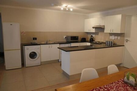 2 Bedroom apartment to rent in Claremont Upper, Cape Town