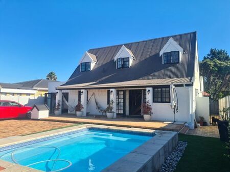 3 Bedroom house to rent in Bothasig, Milnerton