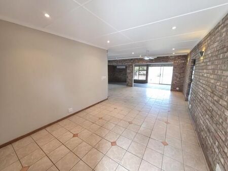 4 Bedroom House in Oudtshoorn
