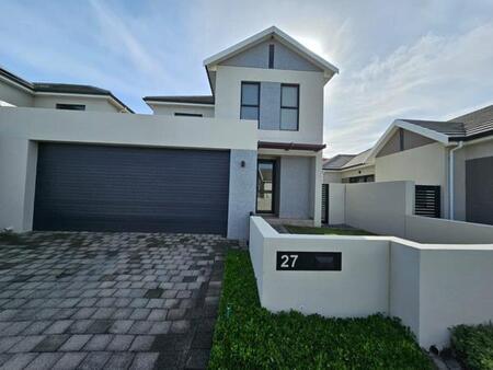 3 Bedroom Townhouse in Durbanville Central