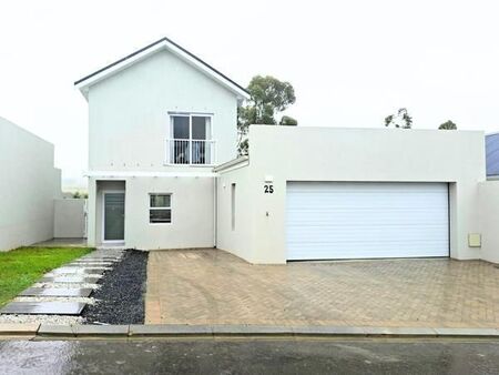 3 Bedroom Townhouse in Berg En Dal