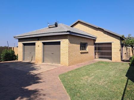 3 Bedroom House in Lephalale (Ellisras)