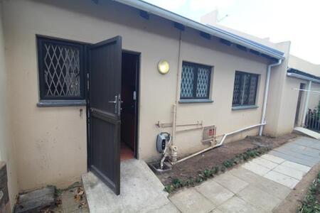 2 Bedroom Simplex in Escombe