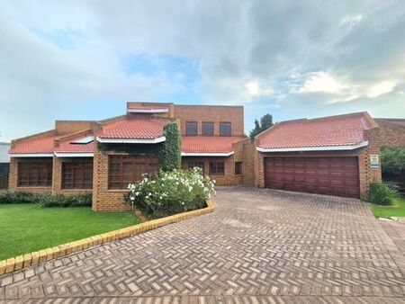 4 Bedroom House in Vanderbijlpark Sw
