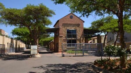 1 Bedroom Flat in Hazeldean