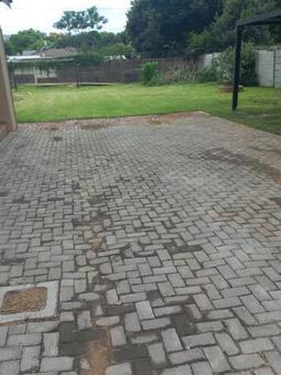 Bachelor apartment in Capital Park