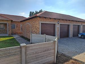 2 Bedroom Townhouse in Riversdale