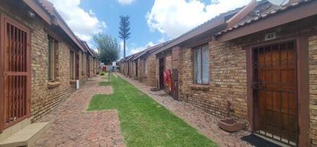 2 Bedroom Townhouse in Olievenhoutbosch