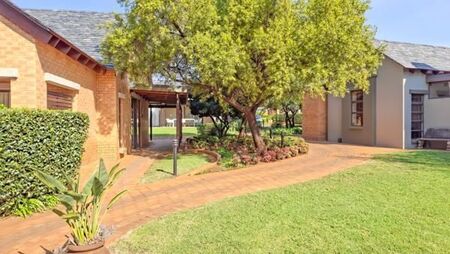 Bachelor apartment in Retire at Midstream