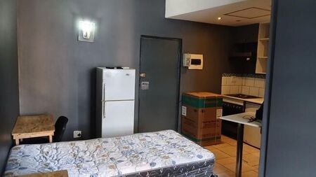 1 Bedroom bachelor to rent in Braamfontein, Johannesburg