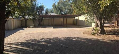 1 Bedroom flat to rent in Secunda
