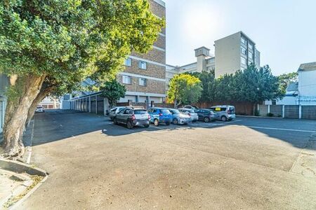 2 Bedroom duplex townhouse - sectional to rent in Rondebosch Village, Cape Town