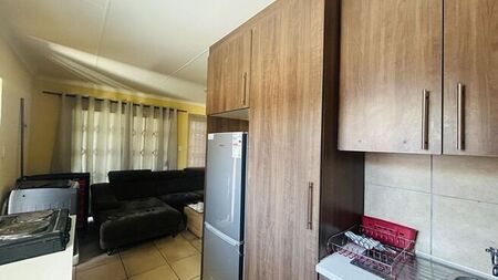 2 Bedroom house to rent in Amandasig, Akasia
