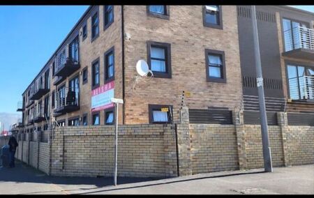 2 Bedroom apartment rented in Retreat, Cape Town
