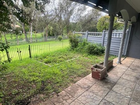 3 Bedroom duplex townhouse - sectional to rent in Dunsevern, Johannesburg