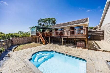 3 Bedroom Townhouse in Beacon Bay