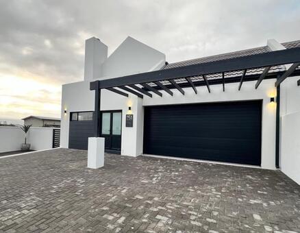 3 Bedroom House in Yzerfontein