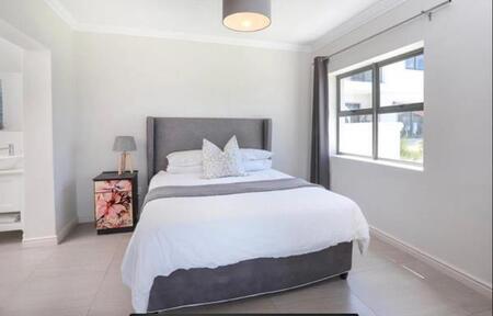1 Bedroom Flat in Chanteclair