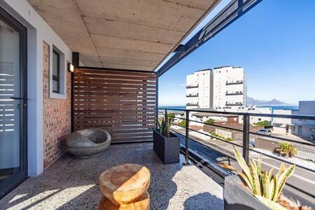 1 Bedroom Apartment in Bloubergstrand