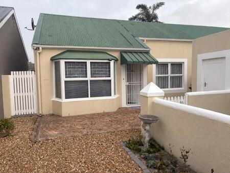 2 Bedroom House in Plattekloof Glen