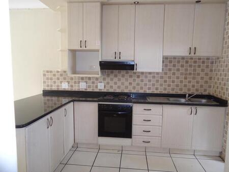 2 Bedroom Apartment in Amanzimtoti