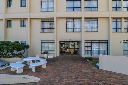 3 Bedroom apartment to rent in Strand North