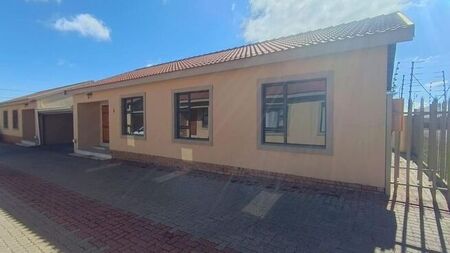 3 Bedroom townhouse - freehold to rent in Evander, Secunda