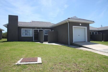 3 Bedroom House in Kidds Beach