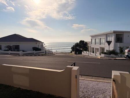 4 Bedroom House in Yzerfontein