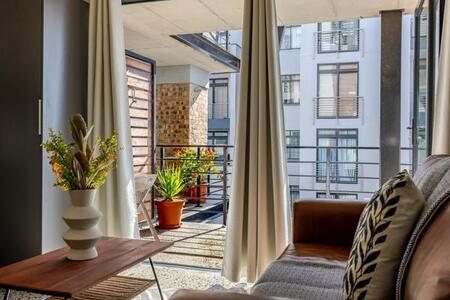 1 Bedroom Apartment in Bloubergstrand