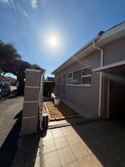 5 Bedroom House in Townsend Estate