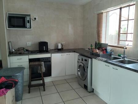 2 Bedroom Duplex in Noordheuwel