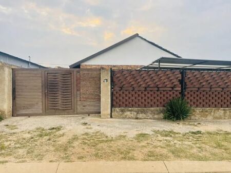3 Bedroom House in Jabavu