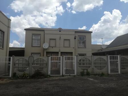2 Bedroom Duplex in Heidelberg Central