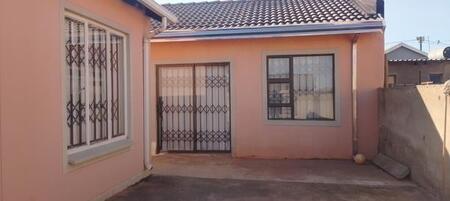1 Bedroom House in Protea Glen