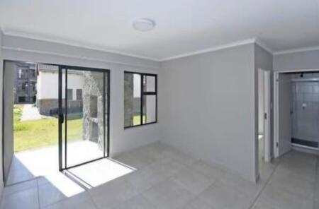 2 Bedroom Townhouse in Glen Marais